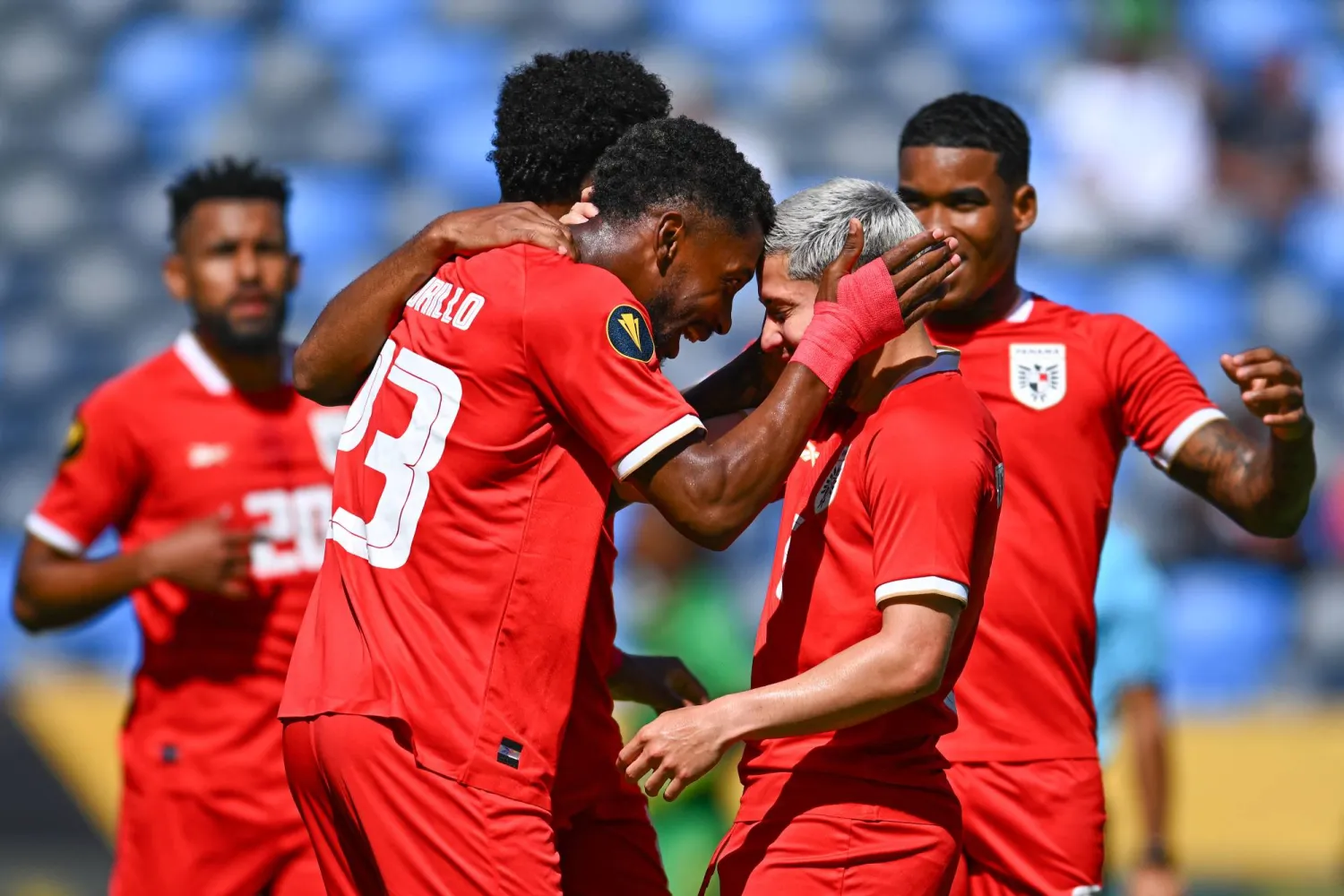 أمطرت بنما شباك غوادلوب بالأهداف الخمسة (رويترز) 