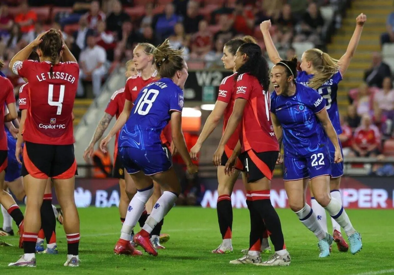 من المتوقع أن تصبح كرة القدم النسائية واحدة من أكبر 5 رياضات في العالم بحلول عام 2030 (رويترز)