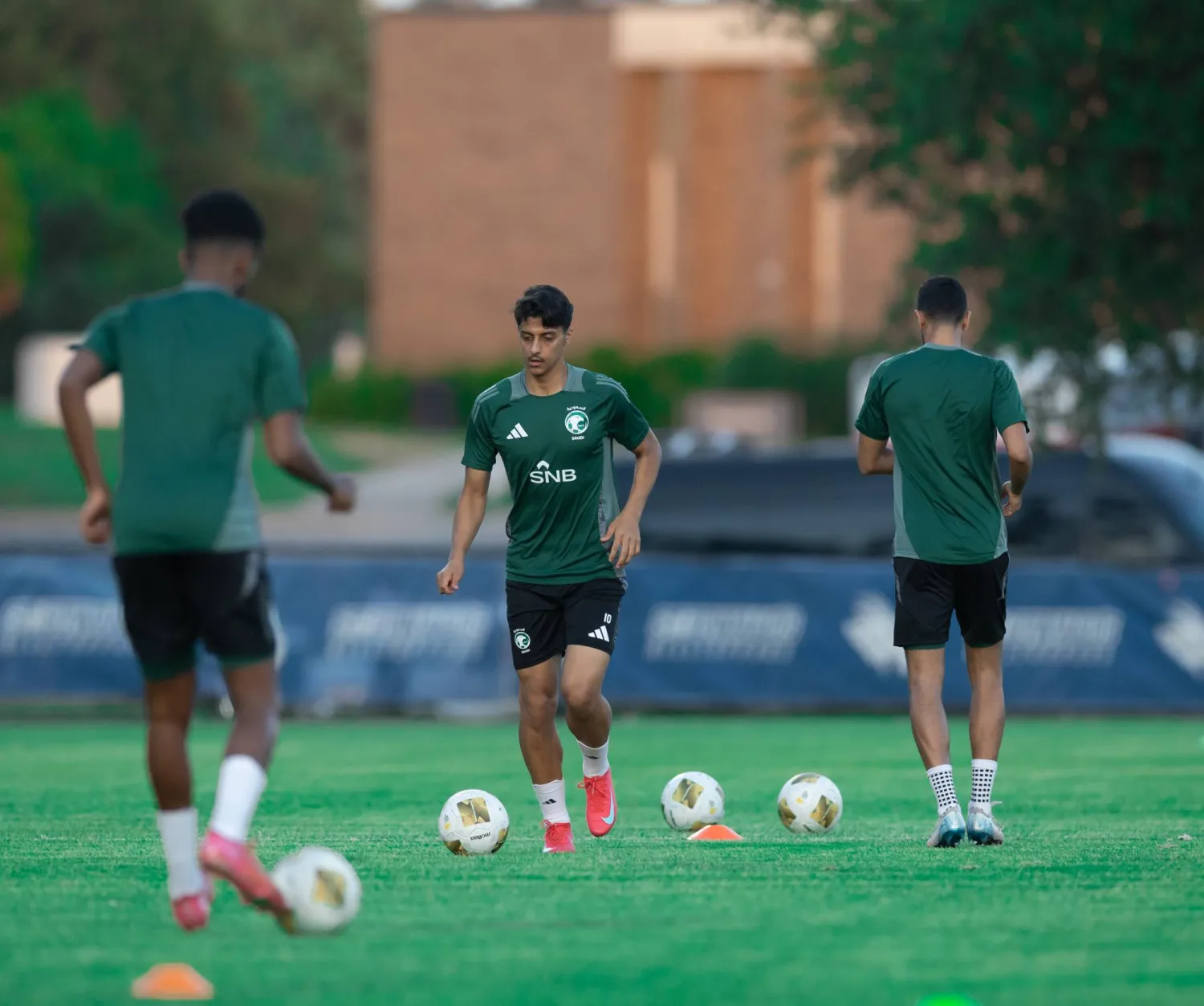 يختتم «الأخضر» تحضيراته بحصة مفتوحة لوسائل الإعلام (المنتخب السعودي)