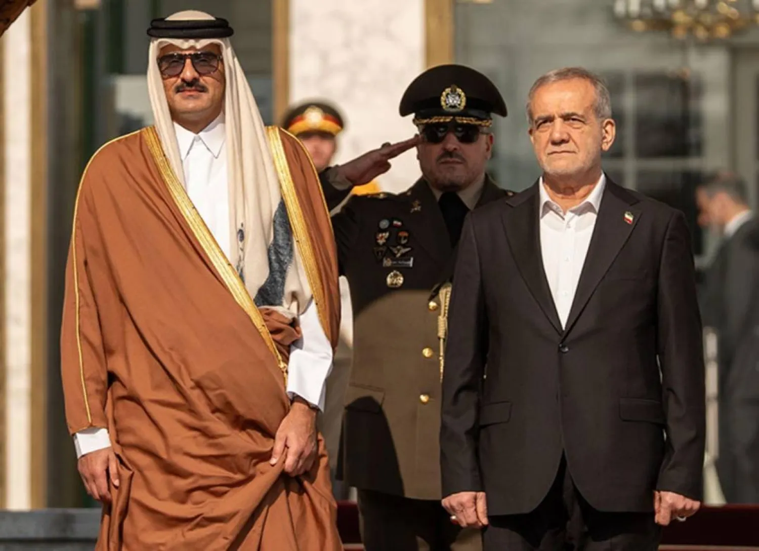 أمير قطر الشيخ تميم بن حمد آل ثاني تلقى اليوم رسالة خطية من الرئيس الإيراني مسعود بزشكيان (قنا)