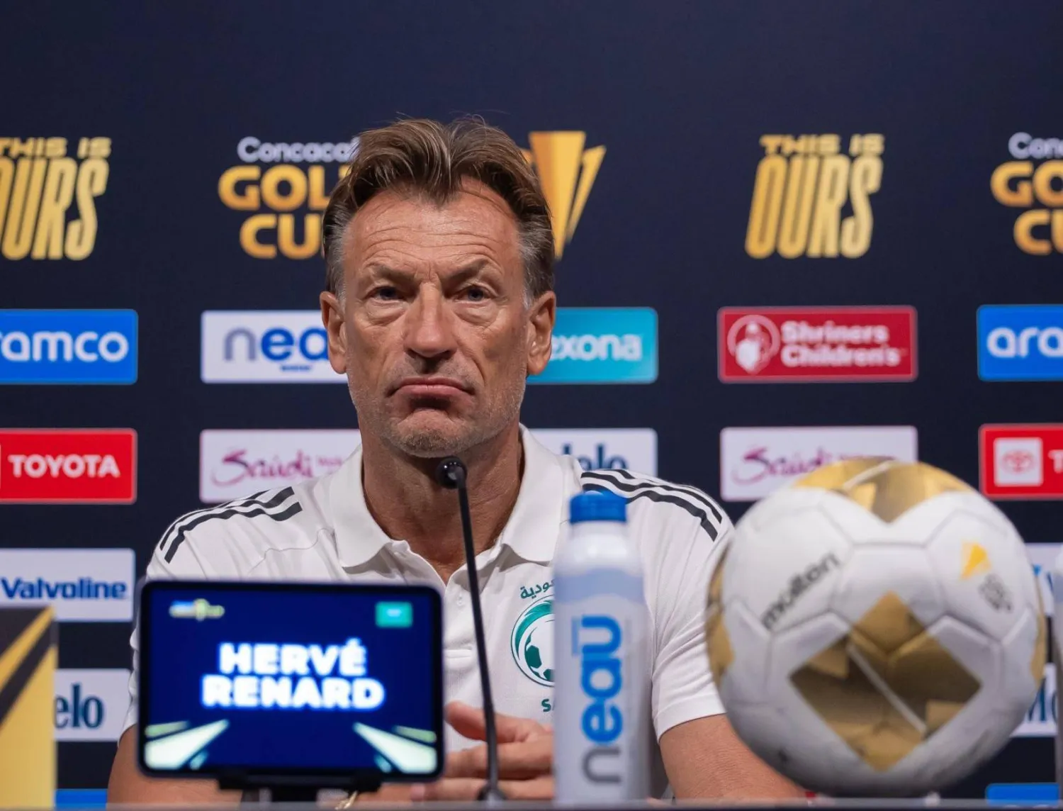 رينارد قال إن مواجهة أميركا المستضيف ستكون مختلفة وصعبة (المنتخب السعودي) 