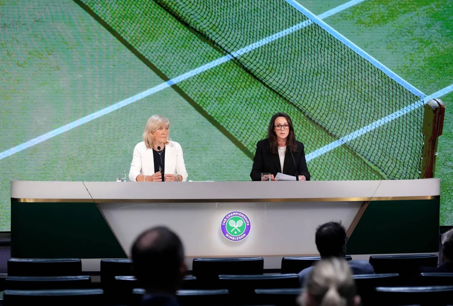 تُعد بطولة ويمبلدون (ثالث البطولات الأربع الكبرى لهذا العام) واحدة من أكثر المحطات التي يترقبها عشاق التنس حول العالم (د.ب.أ)