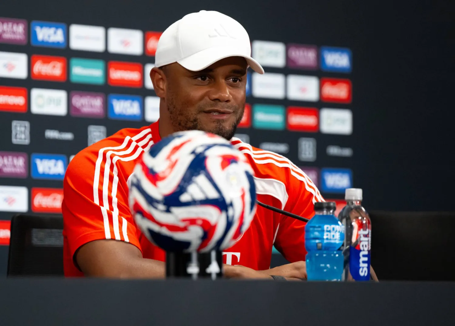 فينسنت كومباني مدرب بايرن ميونيخ (د.ب.أ)