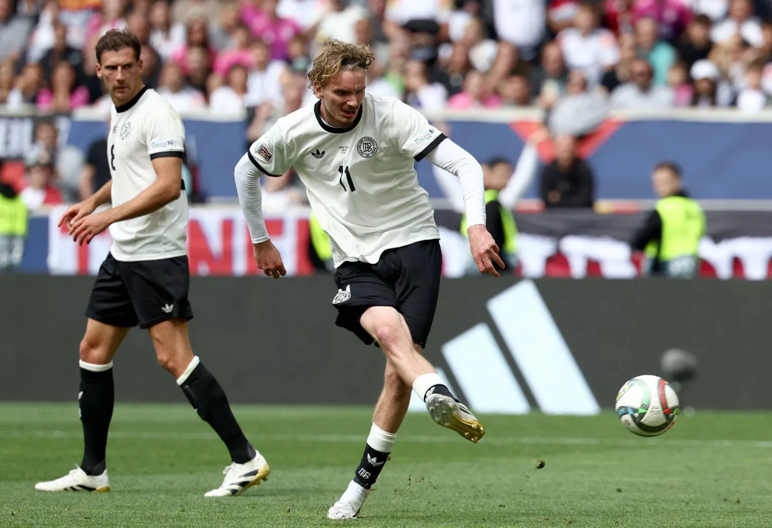 نيك فولتمايد لاعب شتوتغارت ومنتخب ألمانيا (أ.ف.ب)