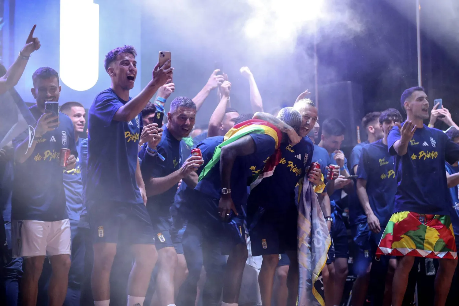 عاد ريال أوفييدو إلى دوري الدرجة الأولى بعد 24 عاماً إثر تغلبه على ضيفه ميرانديس 3-1 (إ.ب.أ)