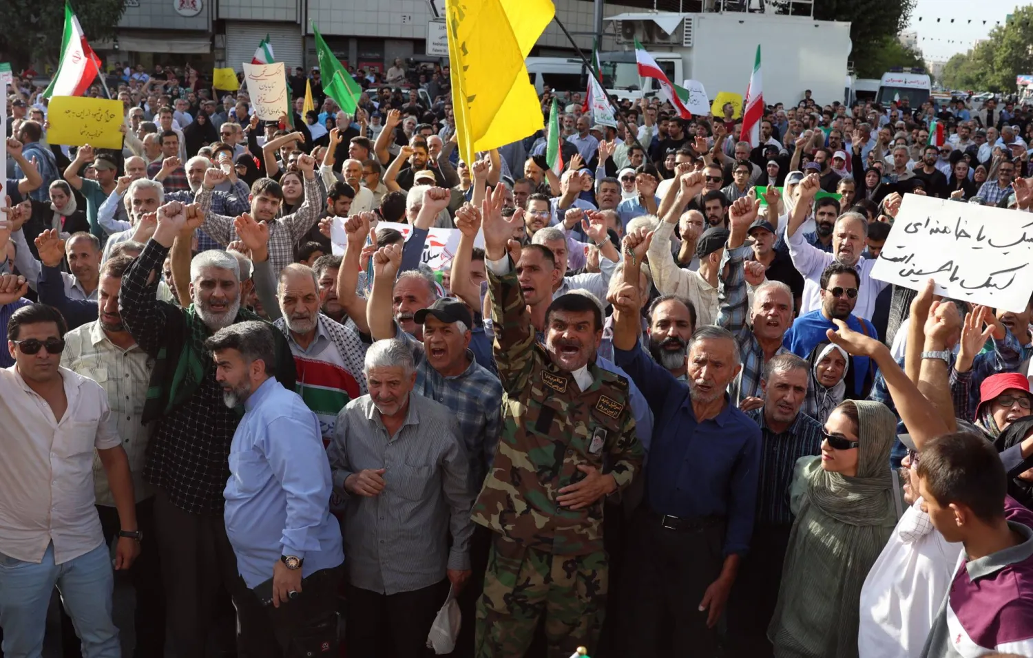 مظاهرة مناهضة للولايات المتحدة وإسرائيل في طهران اليوم (إ.ب.أ)