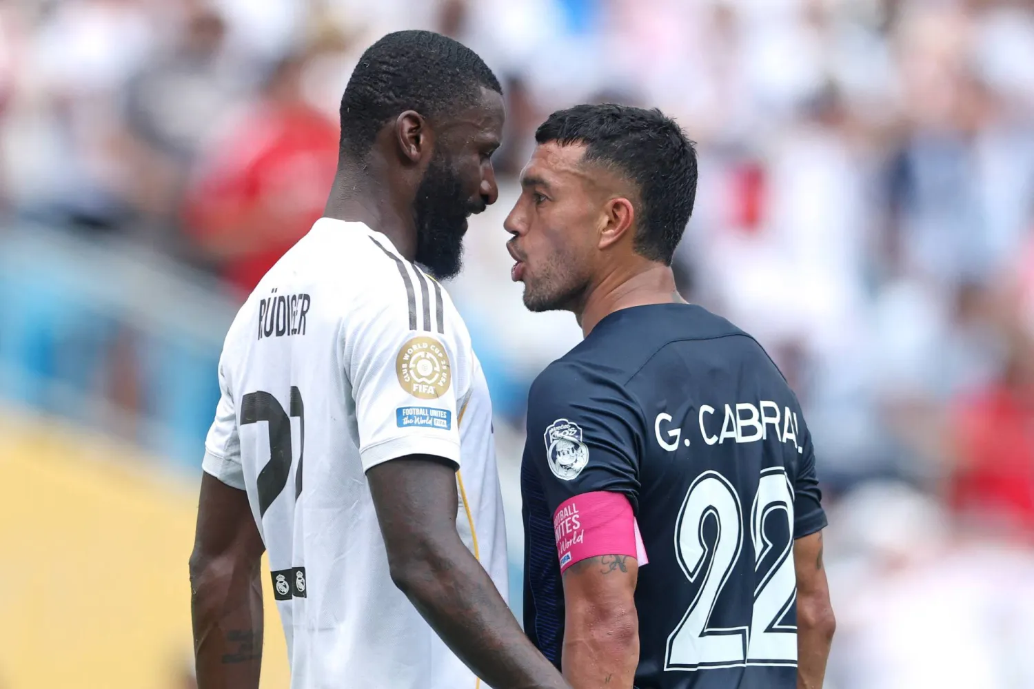 ريال مدريد تجاوز النقص العددي وهزم باتشوكا (إ.ب.أ)