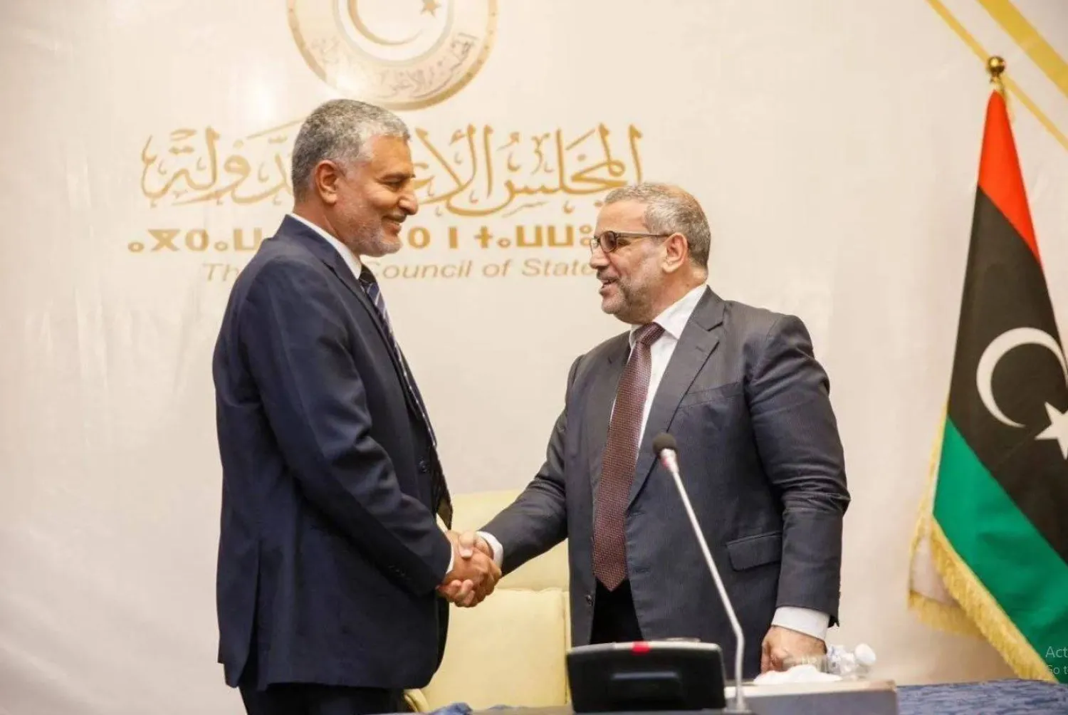 محمد تكالة وخالد المشري خلال انتخابات رئاسة «الأعلى للدولة» عام 2023 (المجلس)