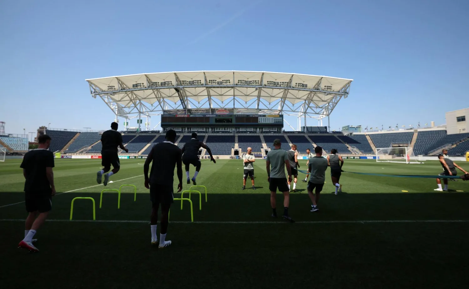 ارتفاع الحرارة قلص مدة تدريبات تشيلسي في أميركا (رويترز)