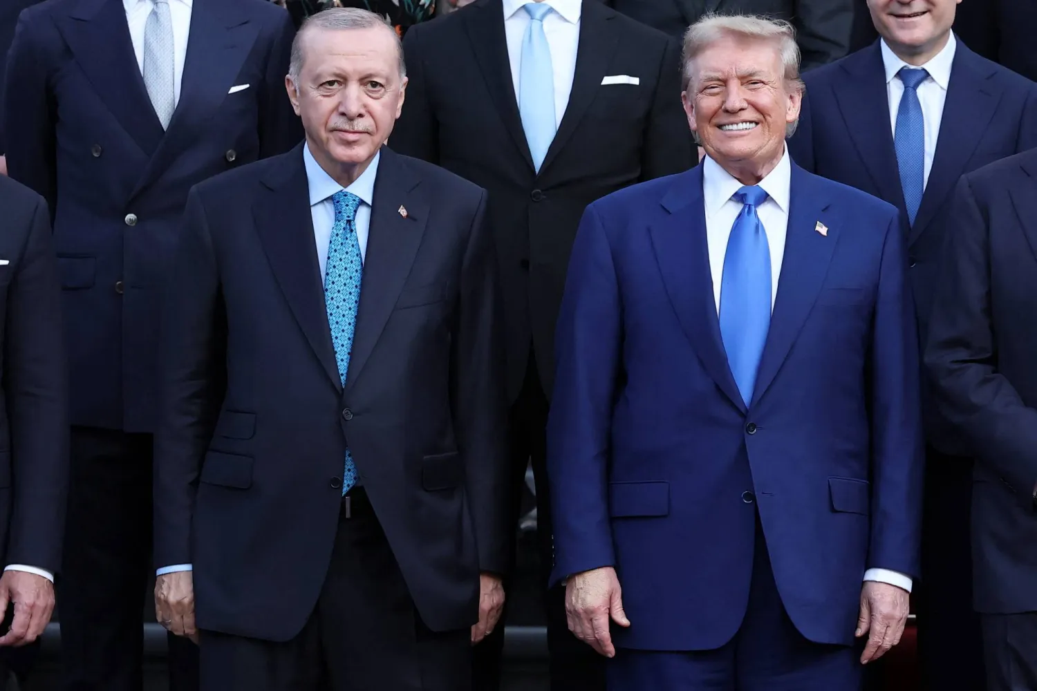 أردوغان وترمب في صورة على هامش قمة حلف شمال الأطلسي (رويترز)