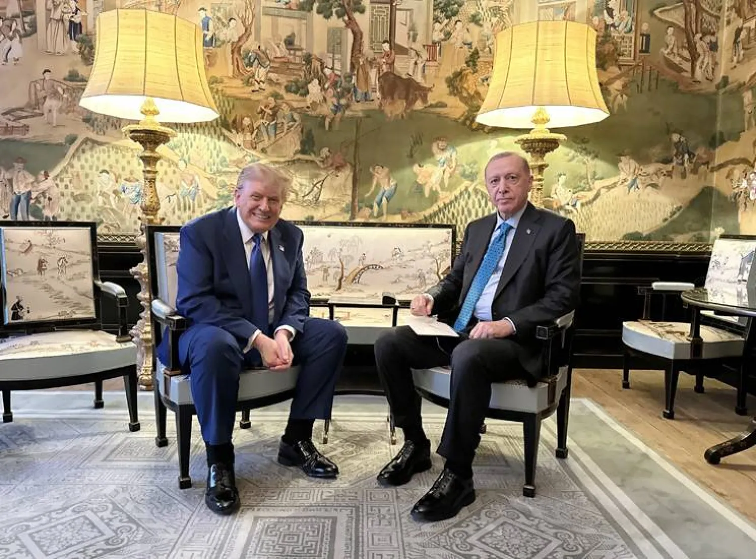 جانب من لقاء الرئيسين التركي رجب طيب إردوغان والأميركي دونالد ترمب على هامش قمة «ناتو» في لاهاي (الرئاسة التركية)