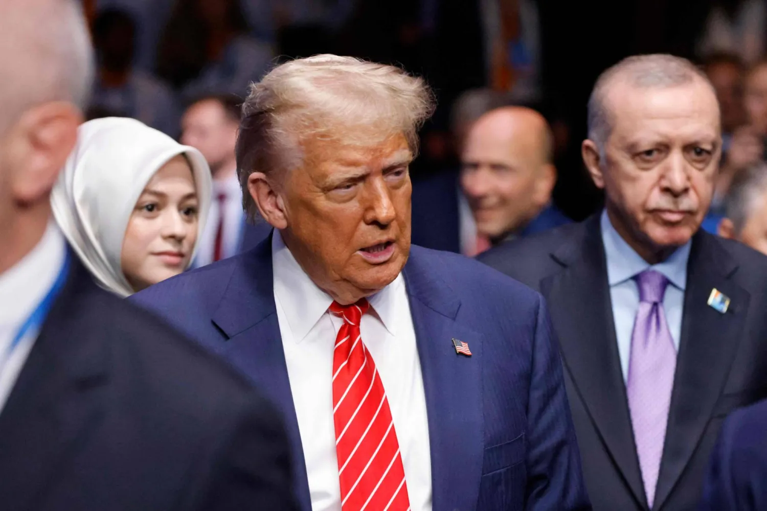 الرئيسان التركي رجب طيب إردوغان والأميركي دونالد ترمب خلال إحدى جلسات قمة «ناتو» (أ.ف.ب)