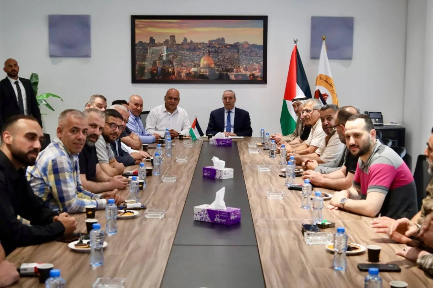 صورة من حساب نائب الرئيس الفلسطيني حسين الشيخ الرسمي على «إكس»