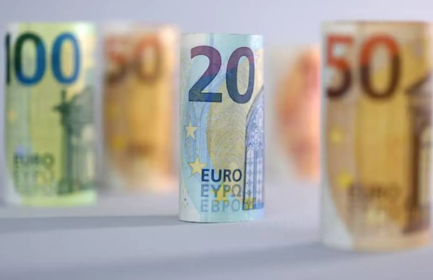 أوراق نقدية من فئة اليورو (رويترز)