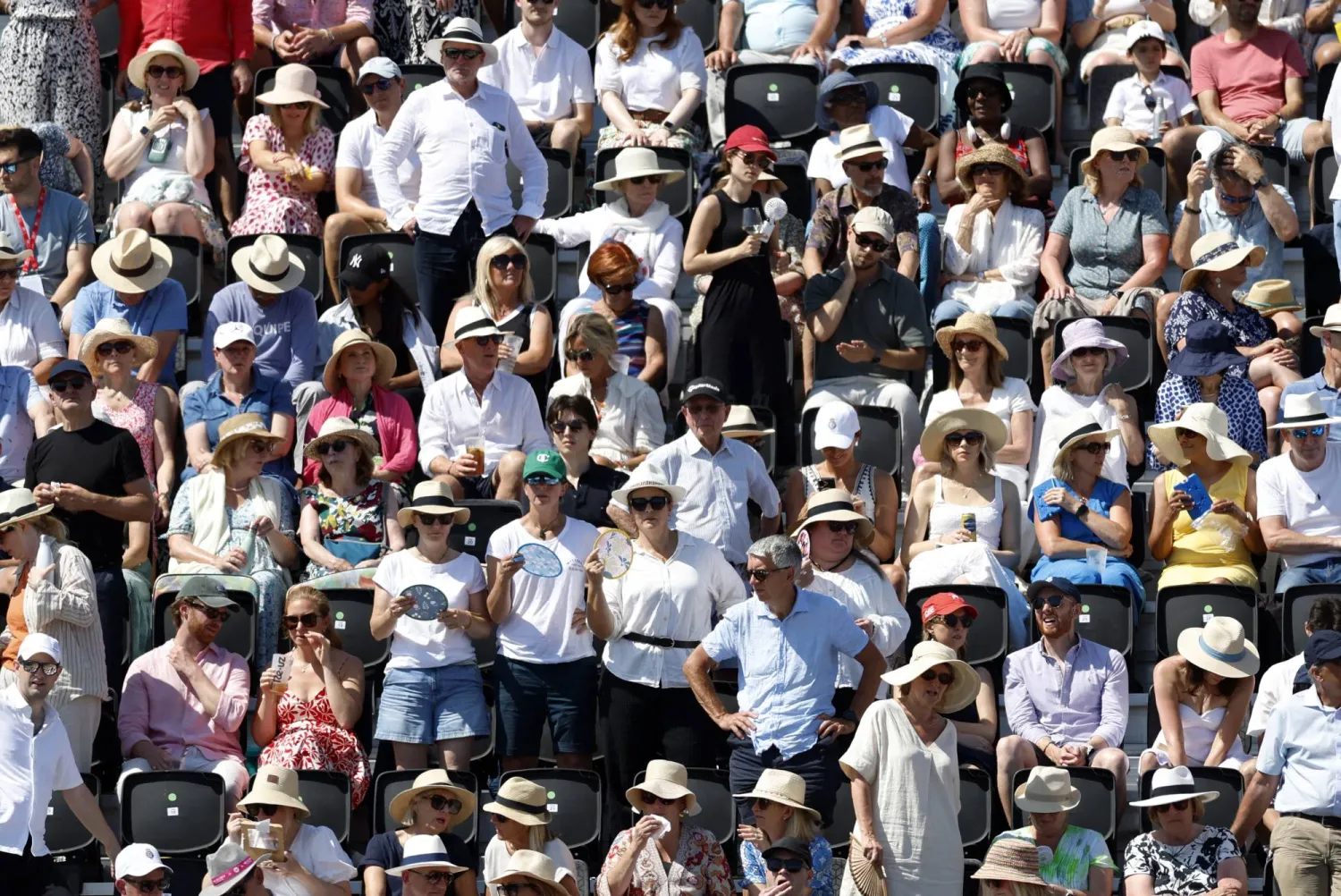 قال موراي لوسائل إعلام بريطانية إنه لا يخطط لحضور المباريات (رويترز)