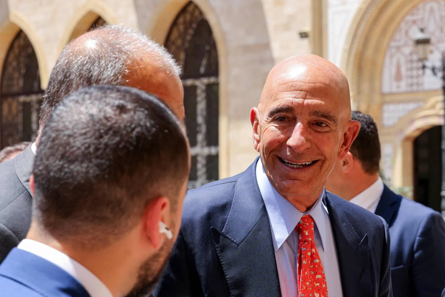 السفير الأميركي لدى تركيا والمبعوث الخاص للرئيس الأميركي إلى سوريا توماس برّاك لدى زيارته بيروت الأسبوع الماضي (أ.ف.ب)