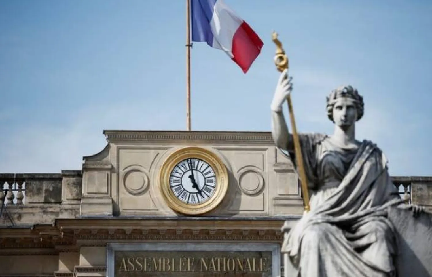 صورة خارجية لمقر الجمعية الوطنية الفرنسية في باريس (رويترز)
