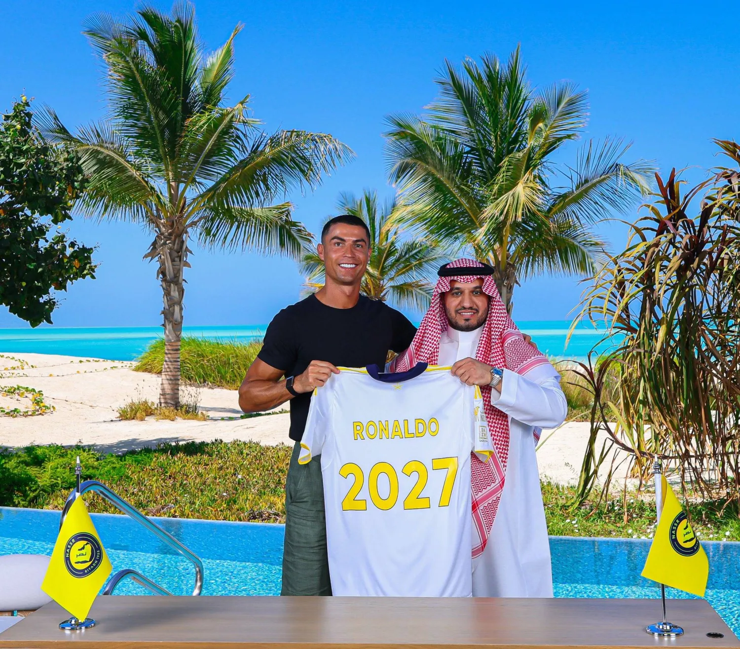رونالدو وقع مع النصر حتى عام 2027 (نادي النصر)