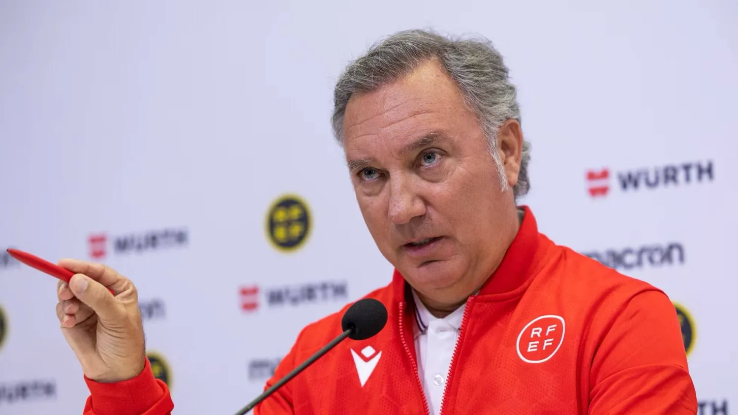 لويس ميدينا كانتاليخو (رويترز)