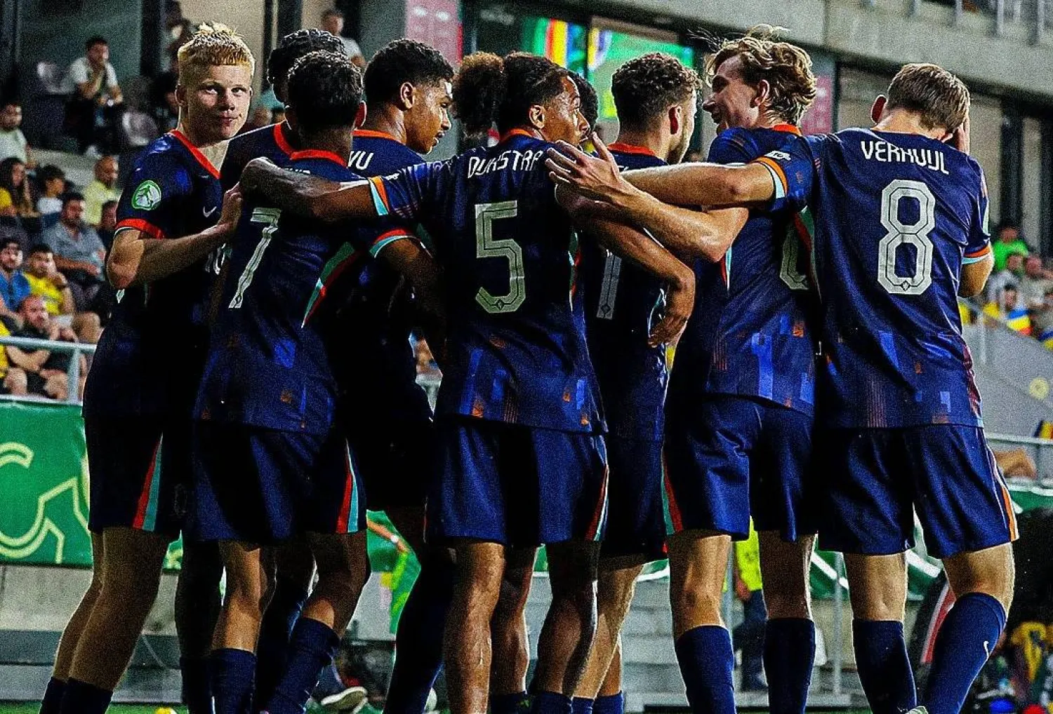 لاعبو هولندا تفوقوا على إسبانيا في النهائي (الشرق الأوسط)