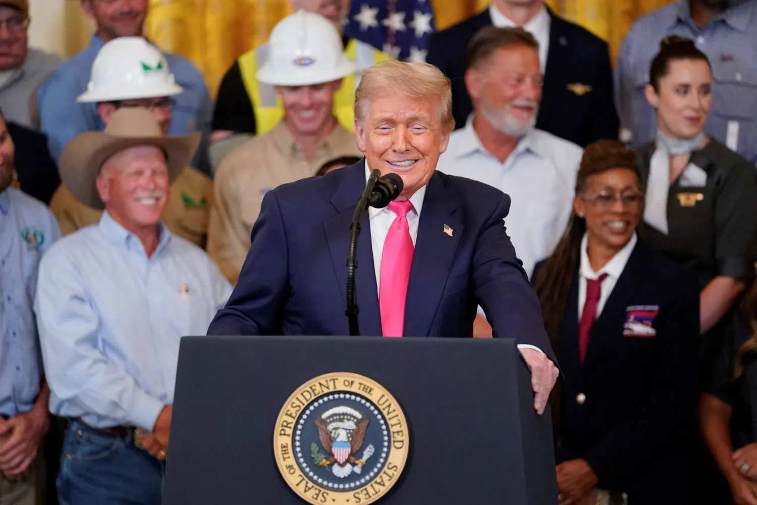 الرئيس الأميركي دونالد ترمب يتحدث خلال فعالية في البيت الأبيض (رويترز)