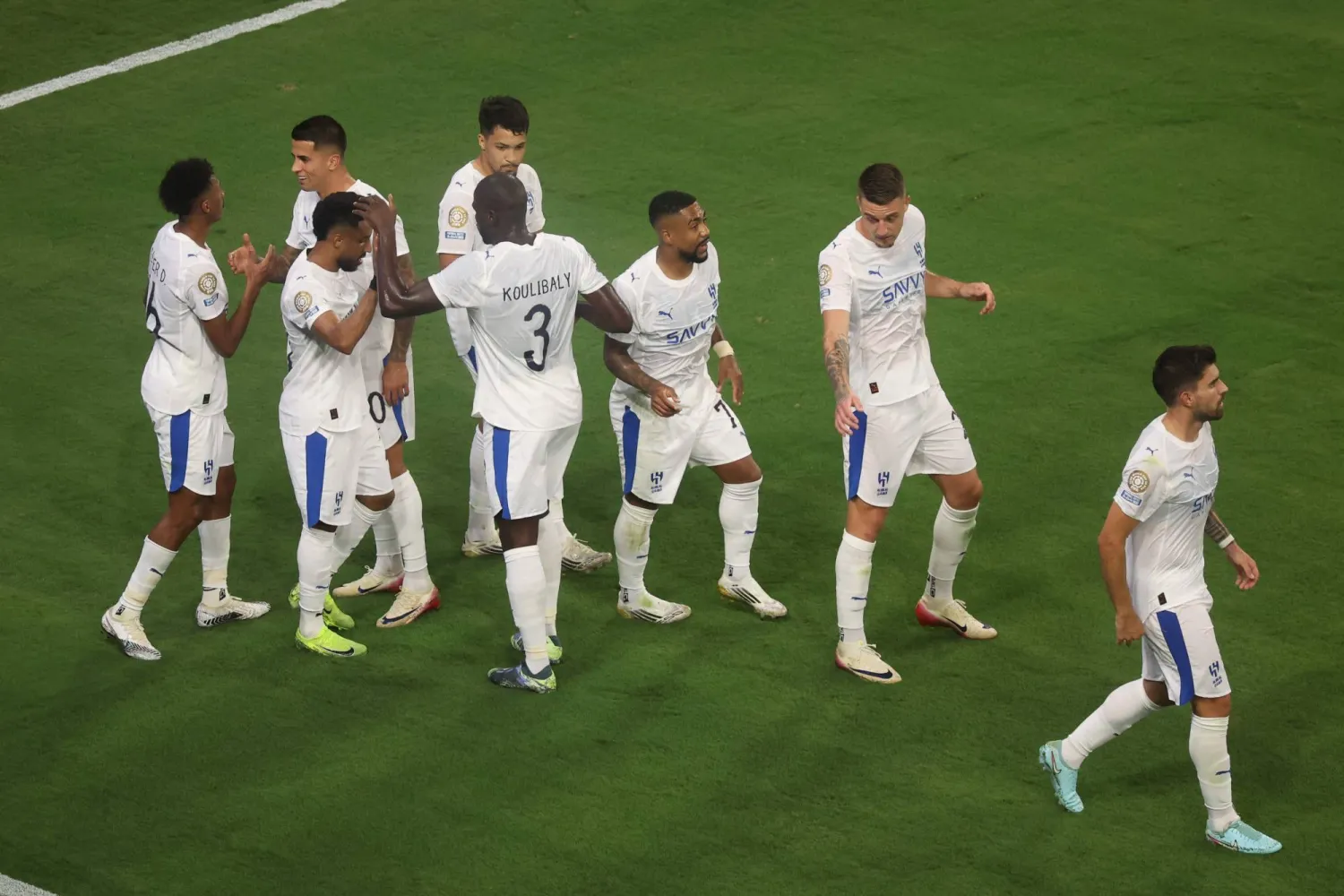 الهلال سجل حضوره بين الكبار وحمل لواء الكرة العربية وحيداً (أ.ف.ب) 