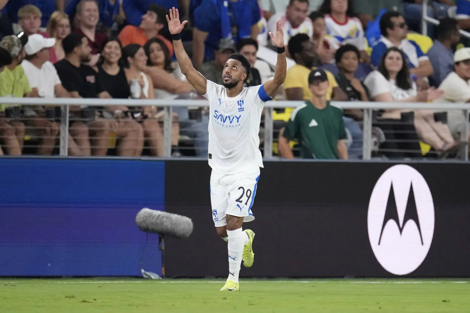 نجح سالم الدوسري في وضع بصمته بالمونديال الرابع له (أ.ب)