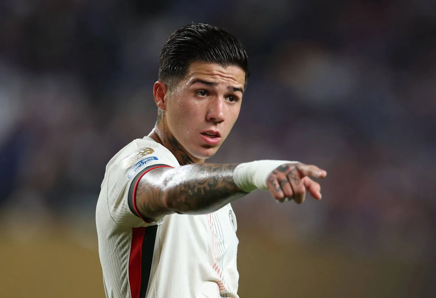 لاعب الوسط الأرجنتيني لنادي تشيلسي الإنجليزي إنزو فرنانديز (أ.ف.ب)