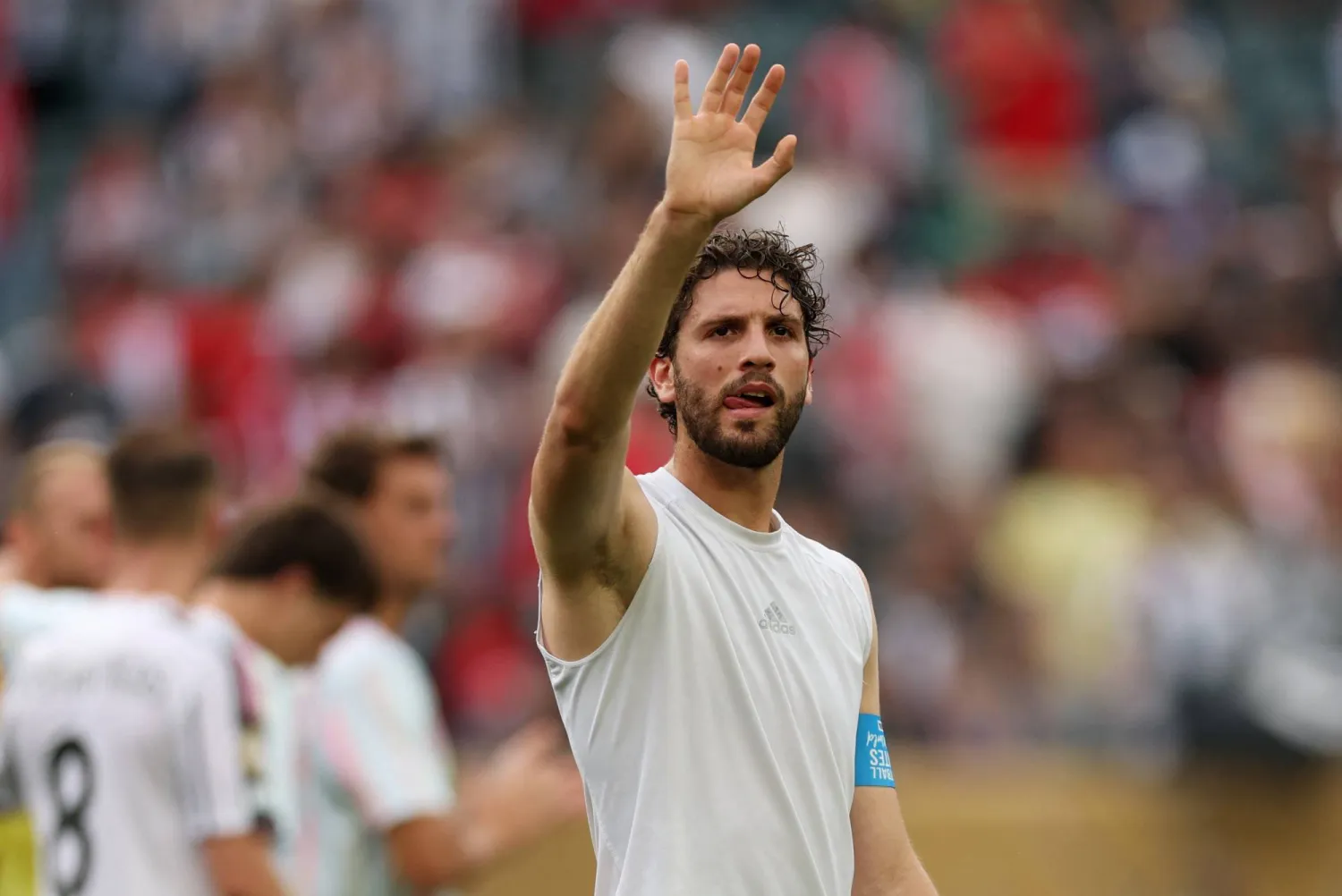 مانويل لوكاتيللي لاعب يوفنتوس الإيطالي (رويترز)