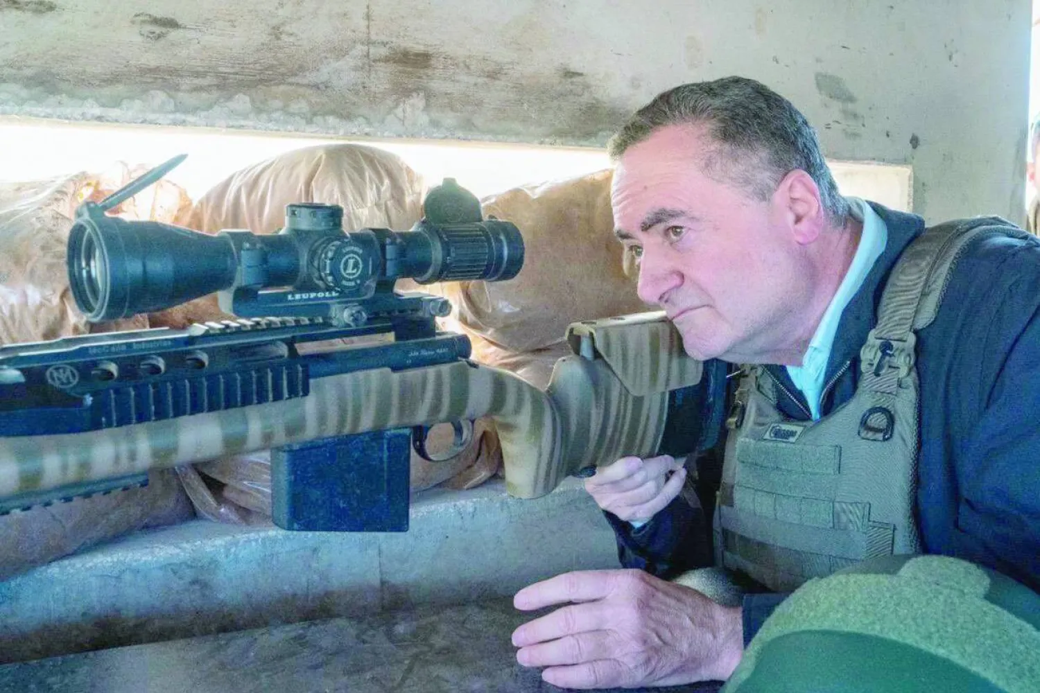 صورة ملتقطة في 2 فبراير 2025 تظهر كاتس خلال زيارة لقوات جيشه في جنوب لبنان (د.ب.أ)