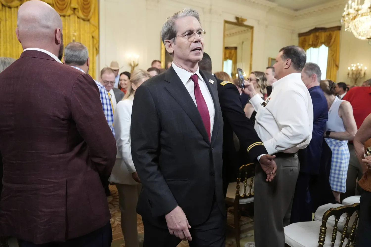 وزير الخزانة الأميركي سكوت بيسنت في مناسبة بالبيت الأبيض يوم الخميس (أ.ب)