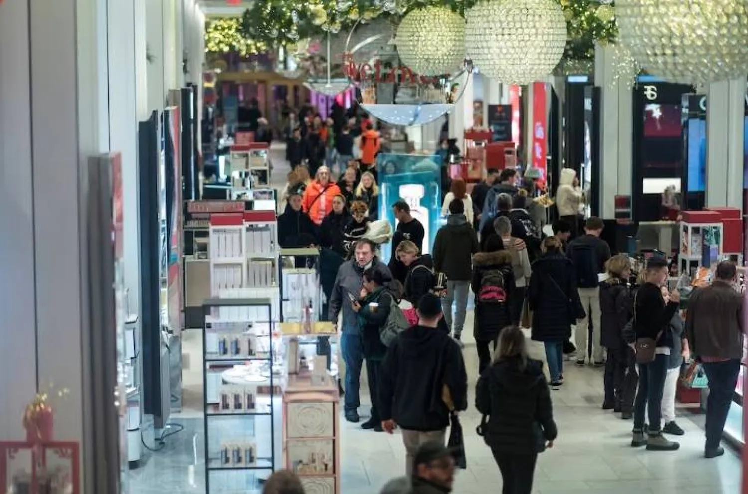 انخفاض غير متوقع في إنفاق المستهلك الأميركي خلال مايو