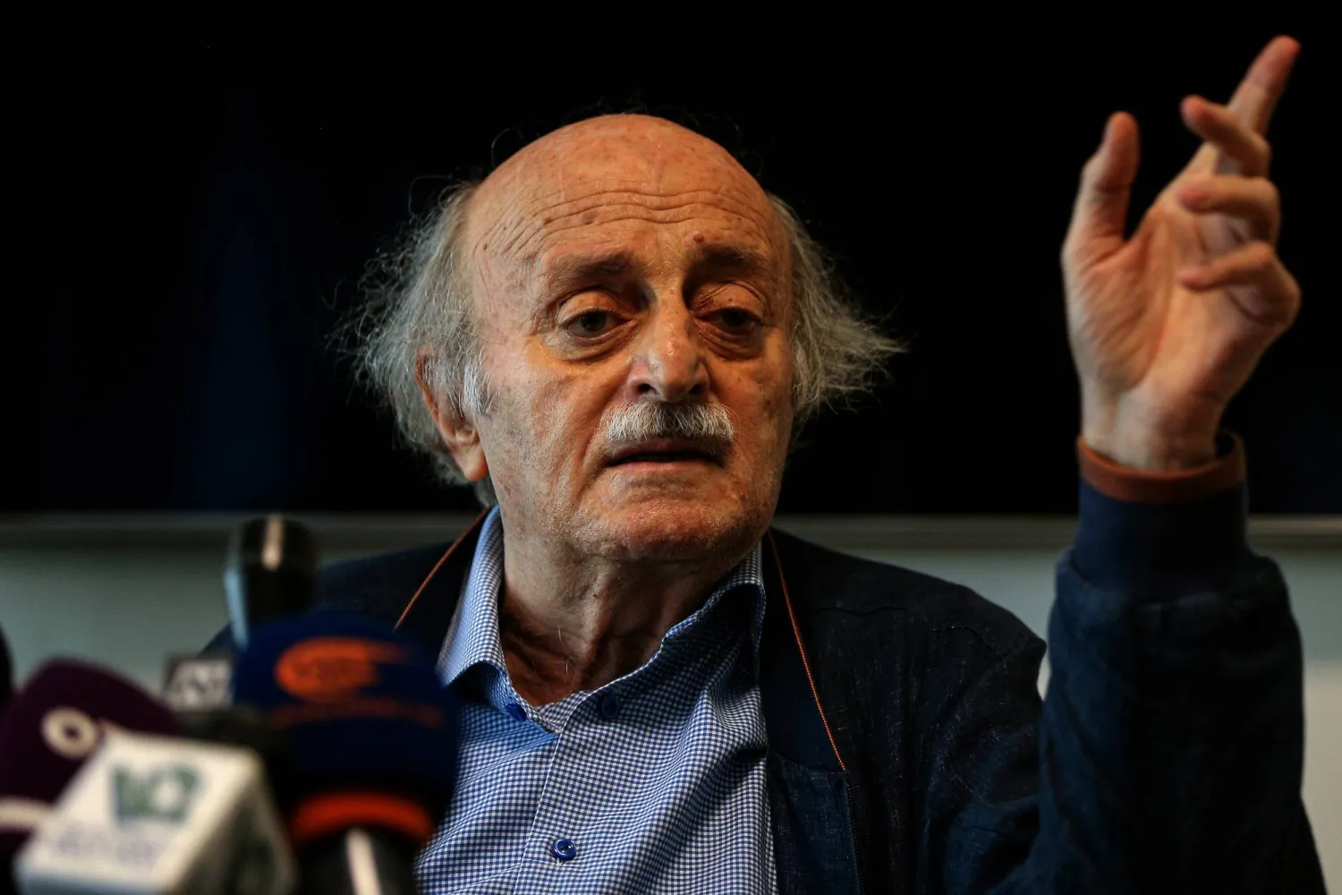 وليد جنبلاط يتحدّث في مؤتمر صحافي الخميس (د.ب.أ)