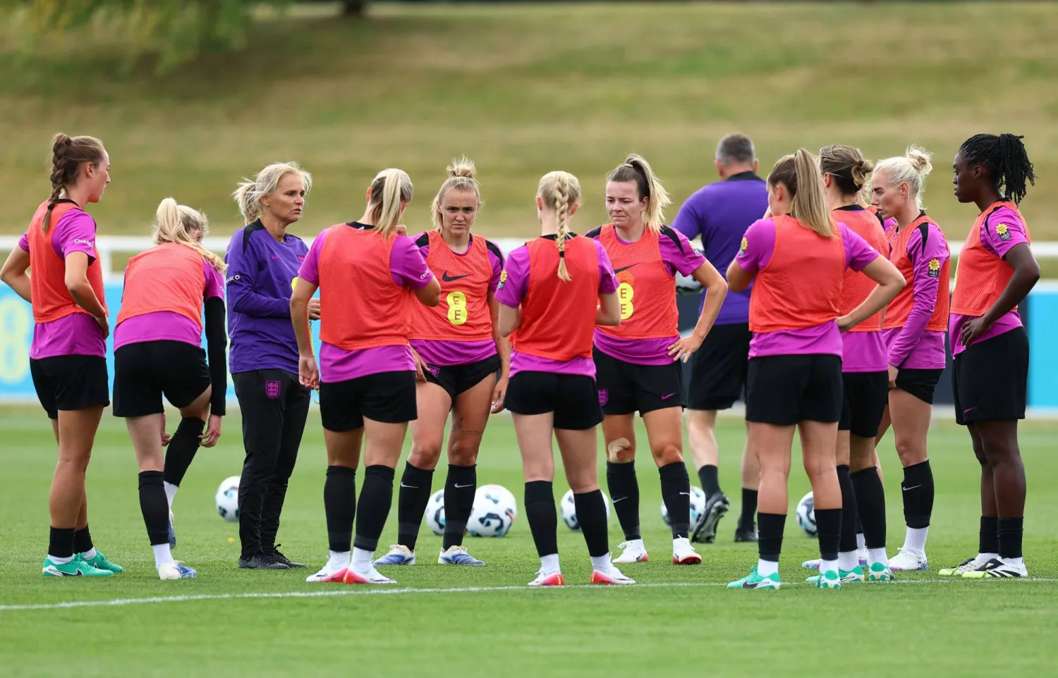 منتخب إنجلترا للسيدات يستعد لليورو (رويترز)
