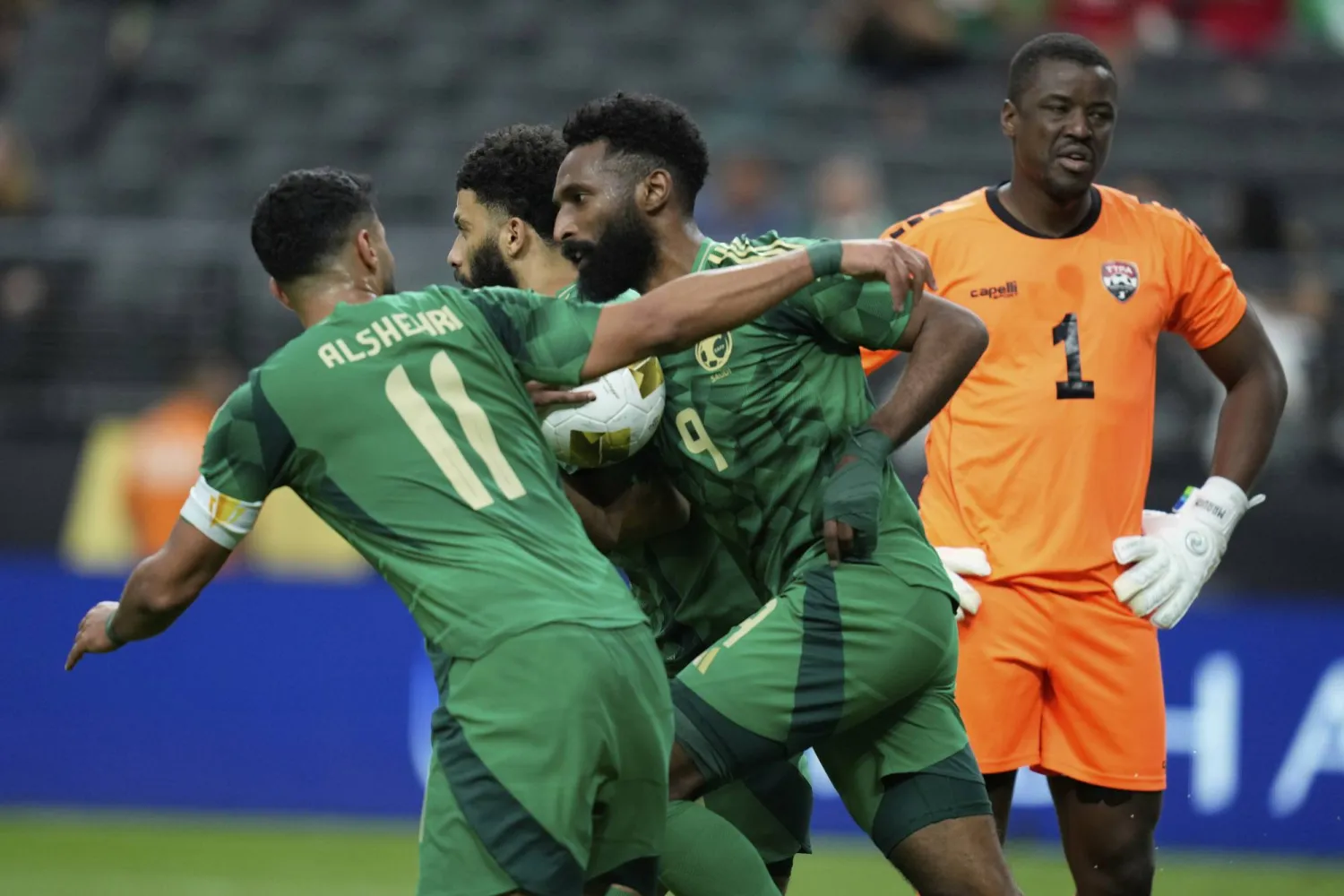 المنتخب السعودي يستعد لمواجهة المكسيك (أ.ب)