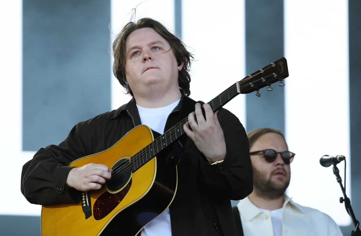 الجمهور احتضنه بالصوت والدموع (إ.ب.أ)