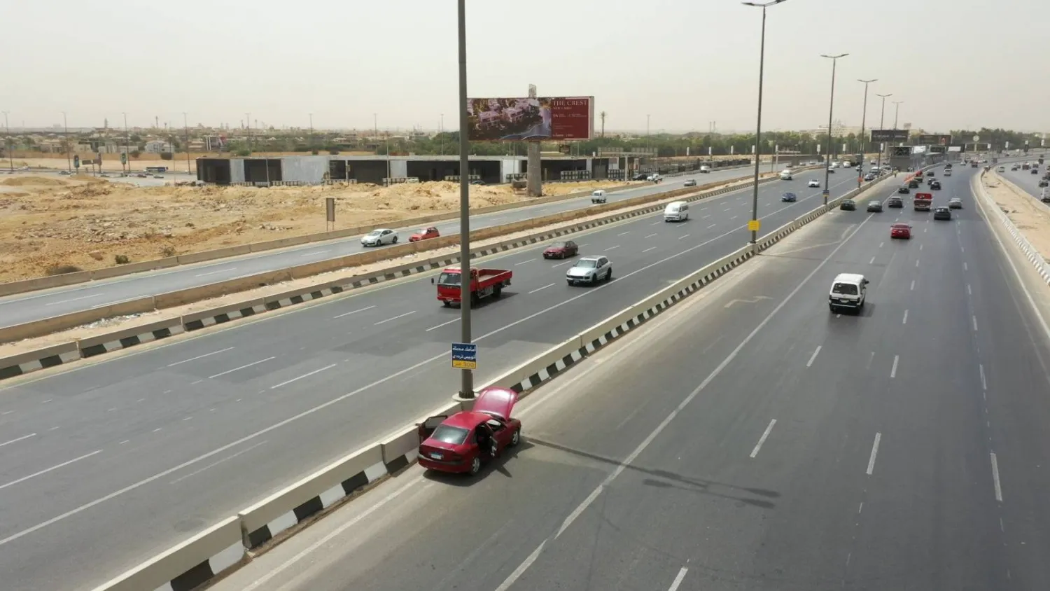 شهد العديد من المحاور المرورية إجراءات لتوسعتها لحل أزمة الاختناق المروري (وزارة النقل)