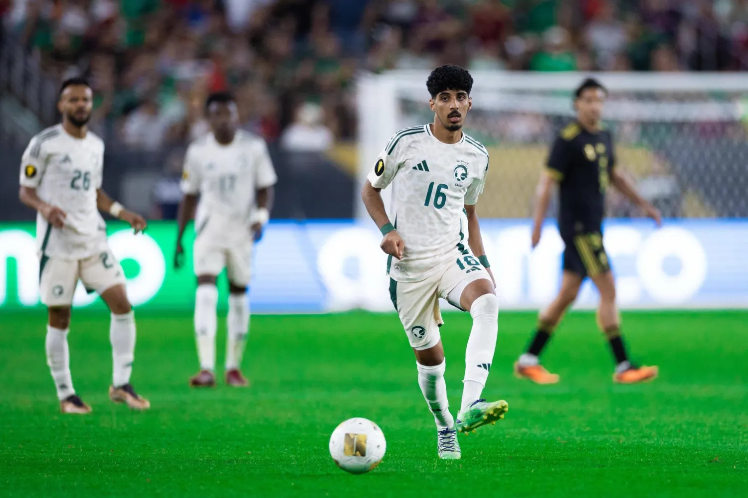 زياد الجهني قال إن دعوات الوالدين كانت سرَّ تألقه (المنتخب السعودي)