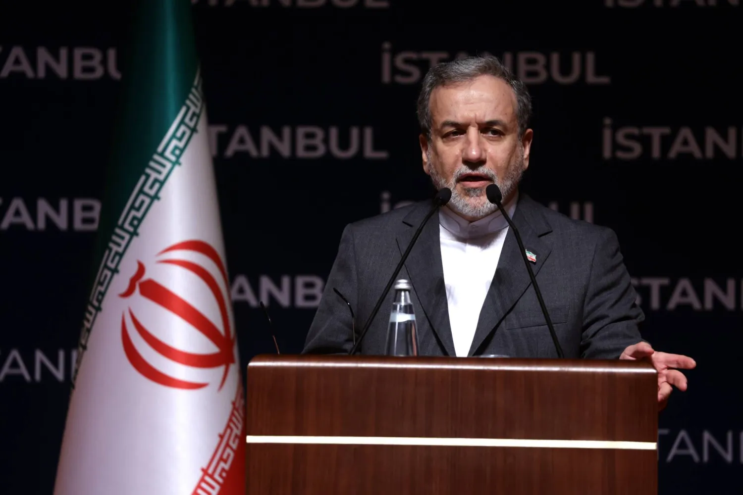 وزير الخارجية الإيراني عباس عراقجي (إ.ب.أ)