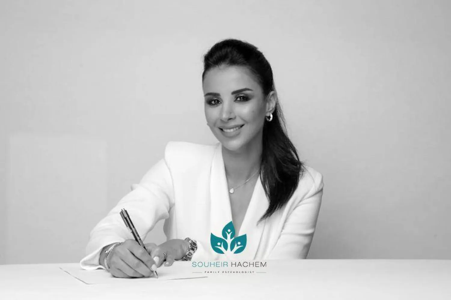 الدكتورة سهير هاشم (الشرق الأوسط)