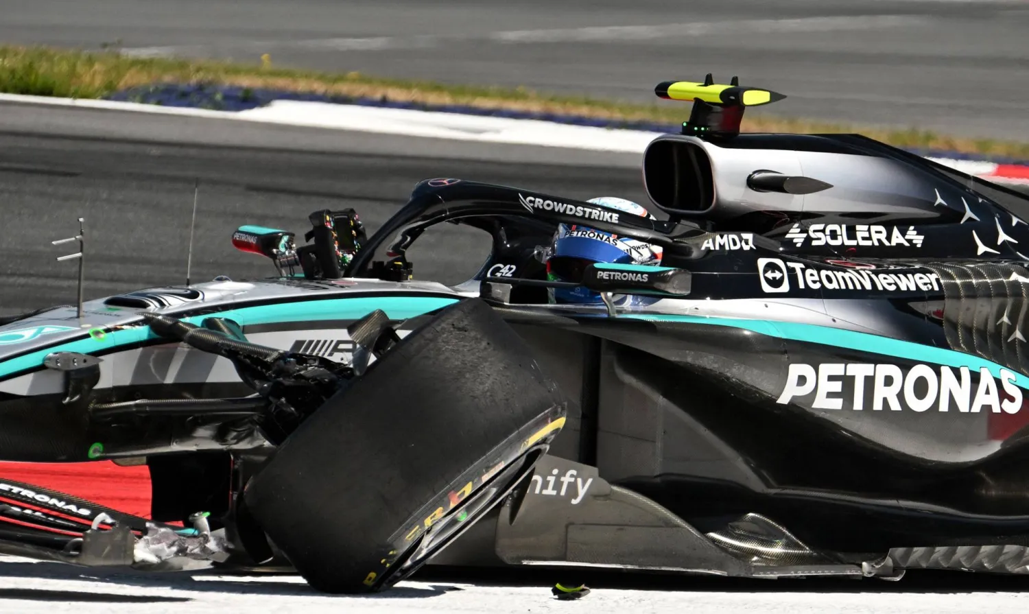 الإيطالي كيمي أنتونيلي سائق مرسيدس (أ.ف.ب) 