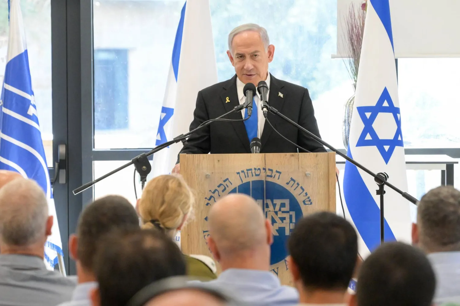 رئيس الوزراء الإسرائيلي بنيامين نتنياهو خلال زيارة لمقر جهاز الأمن العام «الشاباك» في جنوب إسرائيل (حساب رئيس الوزراء عبر منصة «إكس»)