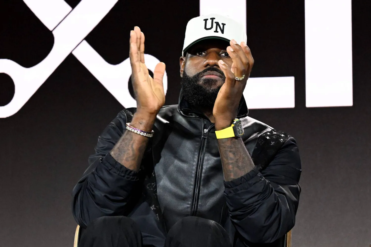 النجم ليبرون جيمس (أ.ف.ب)