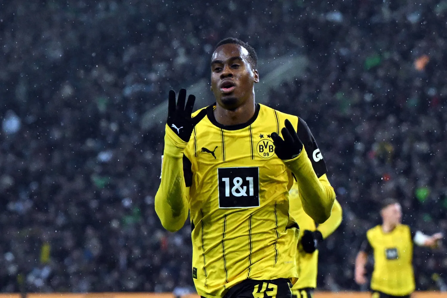 جيمي جيتنز لاعب دورتموند (د.ب.أ) 