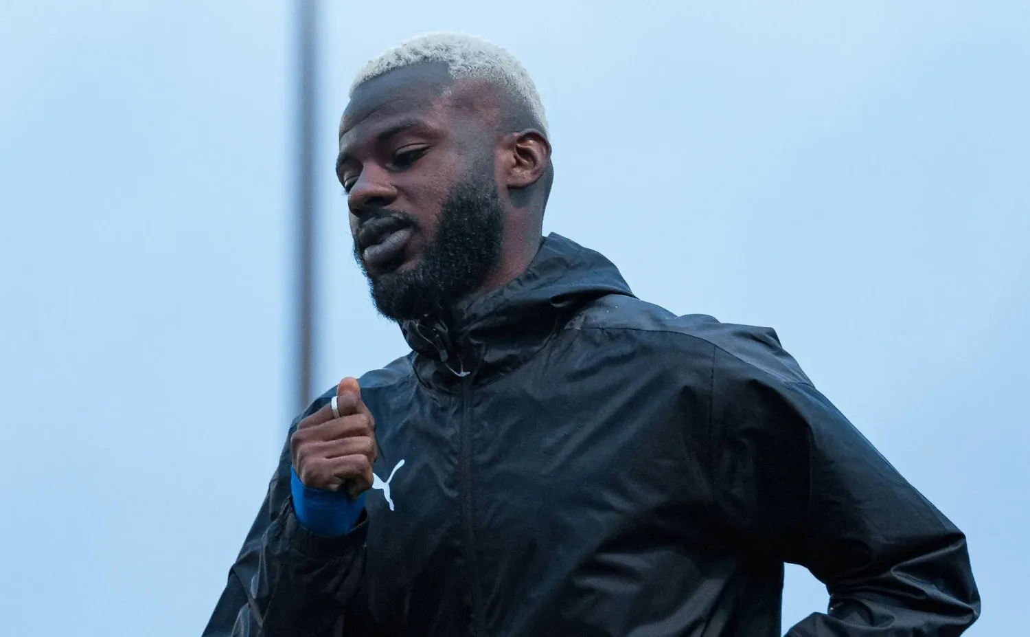 حسان تمبكتي لم يشارك في مواجهة الهلال ومانشستر سيتي (نادي الهلال) 