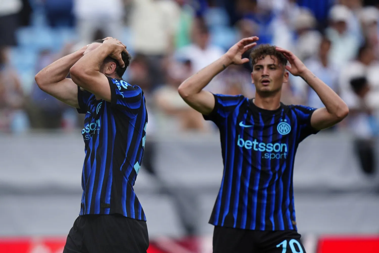 ودع انتر ميلان البطولة بعد خسارته أمام فلومينينسي البرازيلي (إ.ب.أ) 