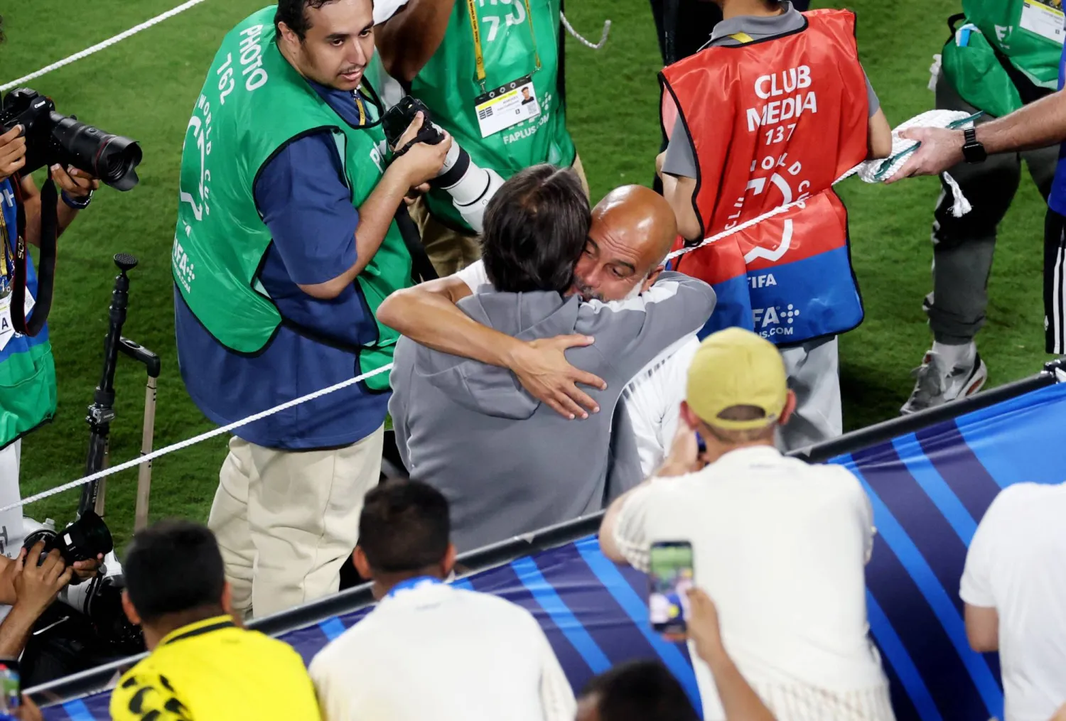 نجح إنزاغي في التفوق على غوارديولا في المباراة (رويترز) 