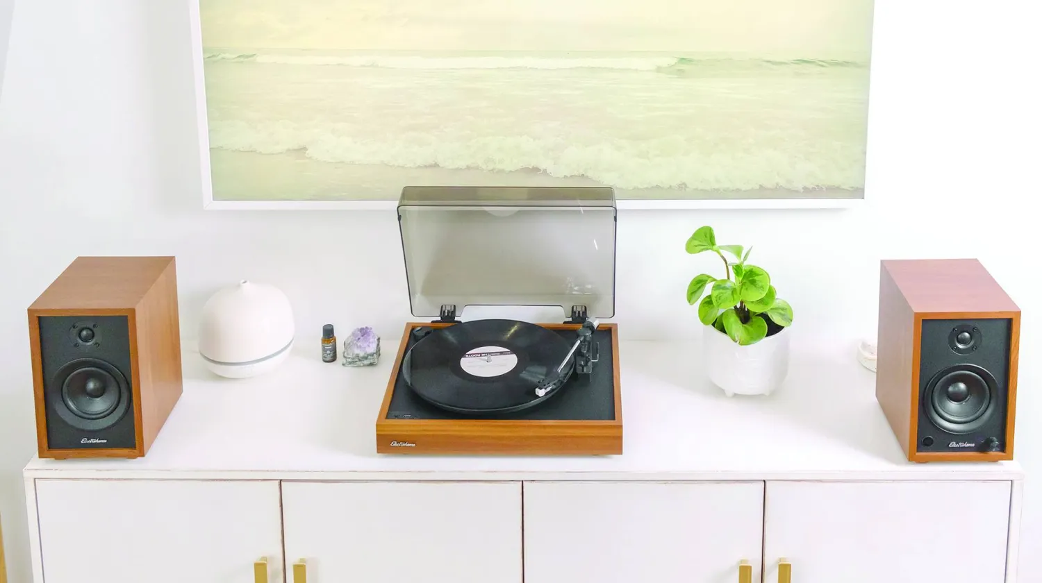 جهاز تشغيل الأسطوانات «مونتروز» ومكبرات الصوت المكتبية «ماكينلي 2.0»