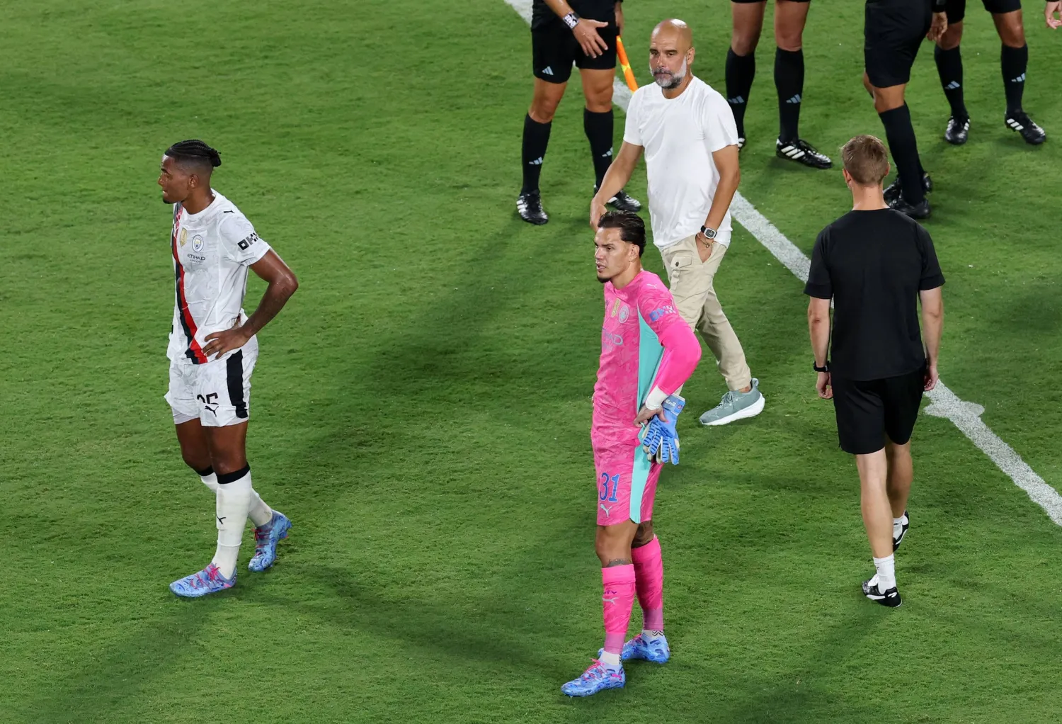 الهلال فكك مانشستر سيتي وغوارديولا يتفرج (رويترز)