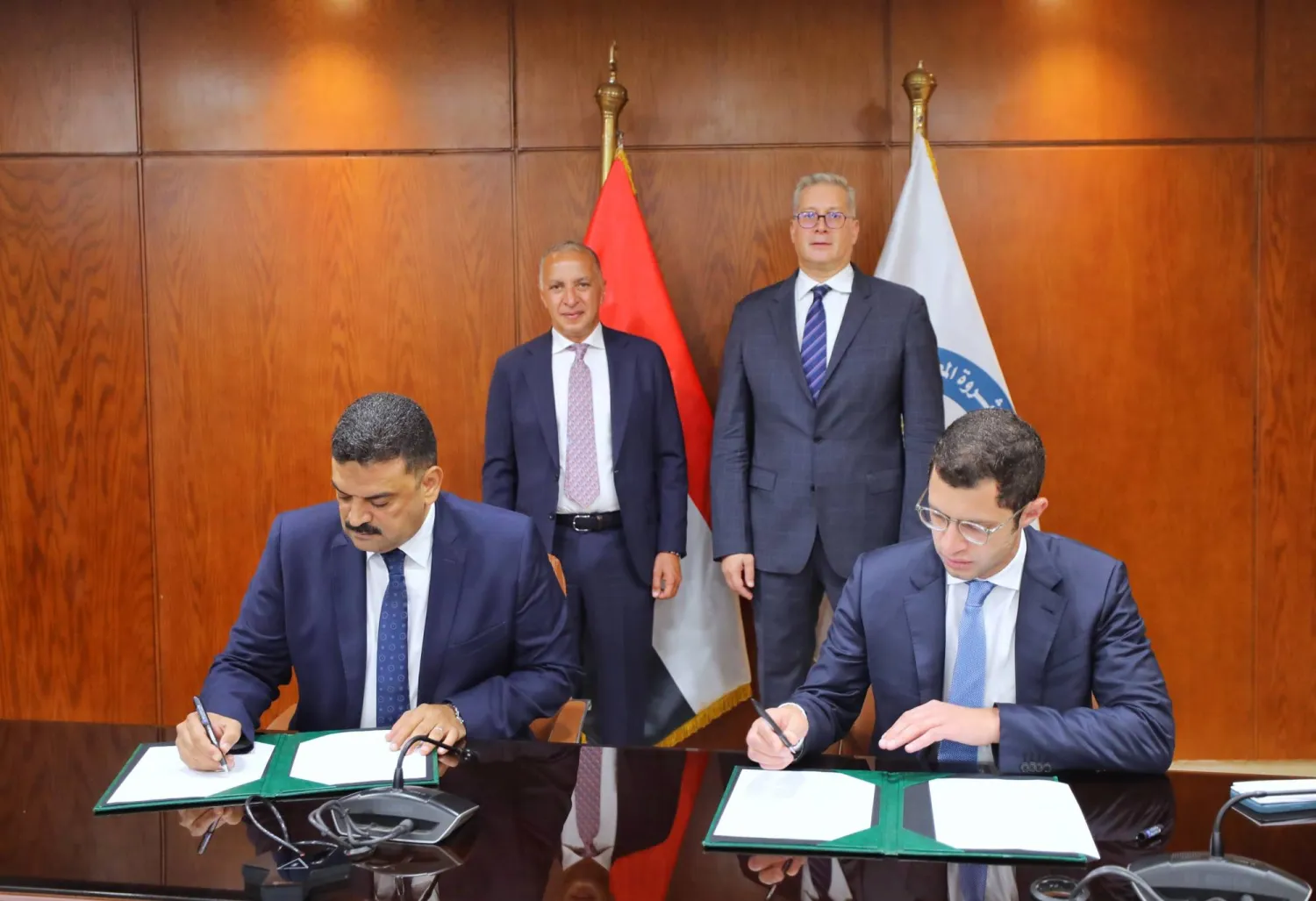 وزير البترول المصري يشهد توقيع مذكرة تفاهم مع مجموعة السويدي لاستكشاف وإنتاج خام الفوسفات (وزارة البترول المصرية) 